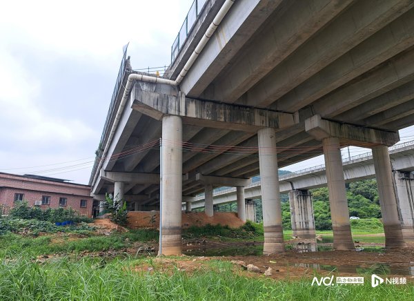 大资本优配 走访车辆坠桥致5人死亡的东莞断头路：当地已增高水泥桩护栏